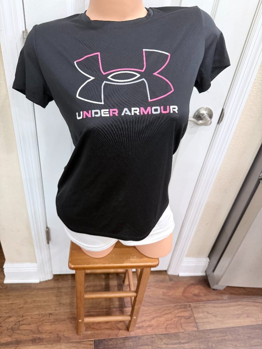 Under Armour Youth Girls Large Black Pink Logo Graphic Tee Loose Fit
